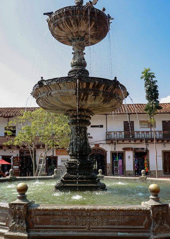 Casa-Candela-Medellin-3-570x800 - Casa Candela