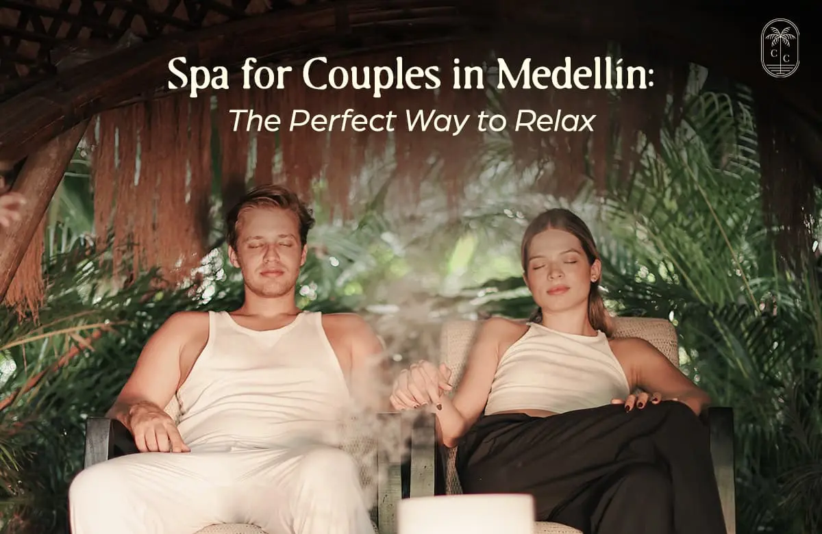 Couple relaxing in outdoor spa chairs with tropical plants; steam rising, banner reads 'Spa for Couples in Medellín: The Perfect Way to Relax'.